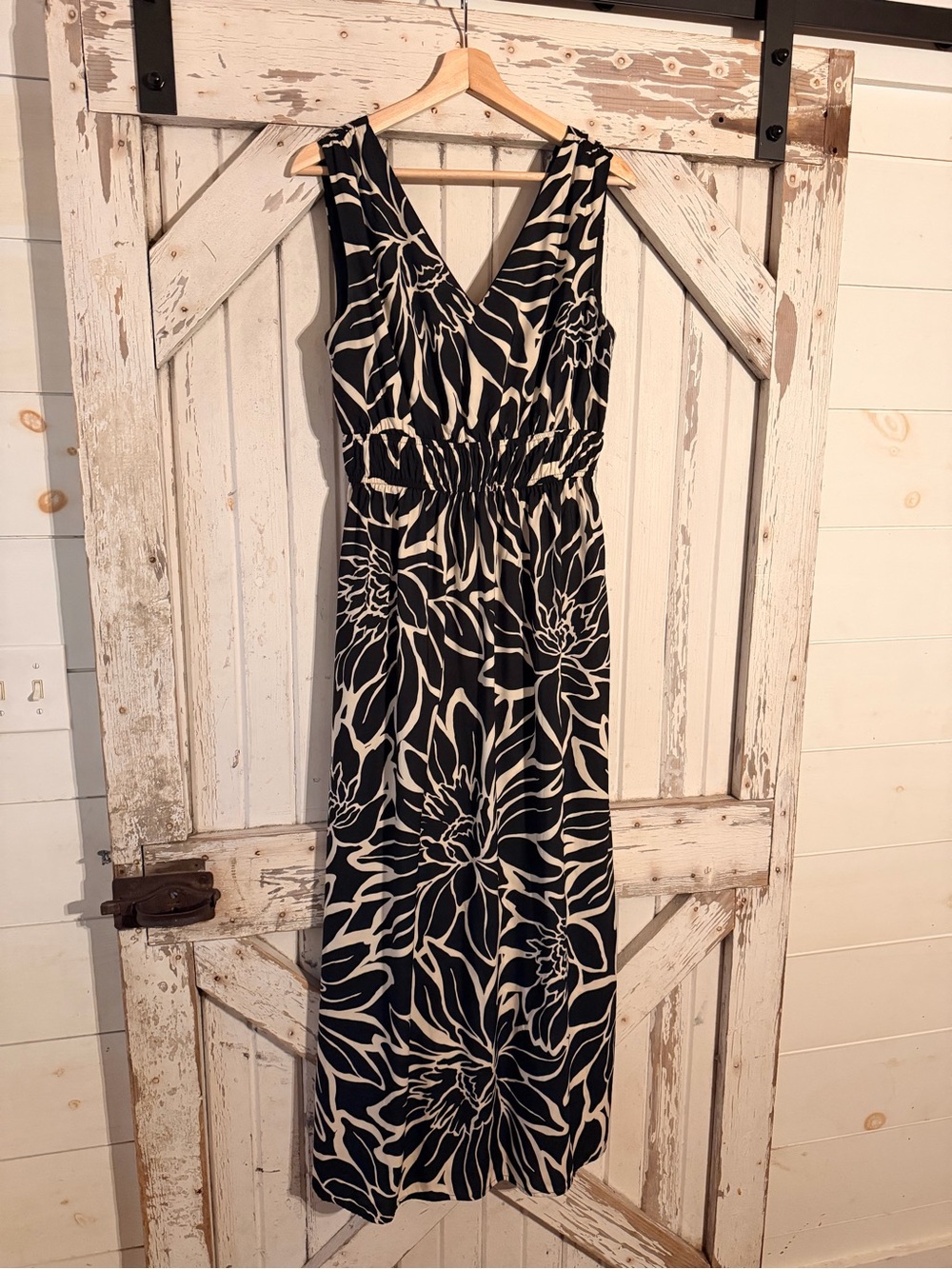 Rachel Zoe Black and Cream Floral V-Neck Maxi Dress